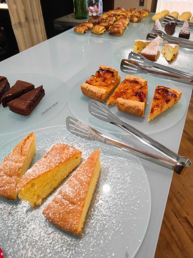 Hotel Bacco Rooms And Breakfast Pietra Ligure Kültér fotó