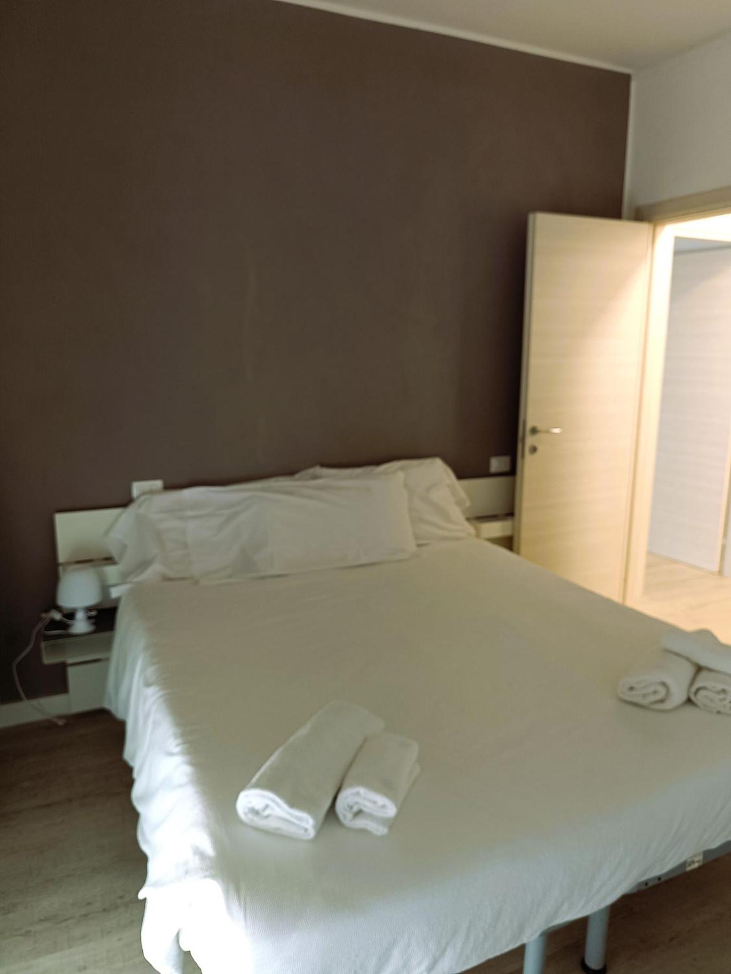 Hotel Bacco Rooms And Breakfast Pietra Ligure Kültér fotó